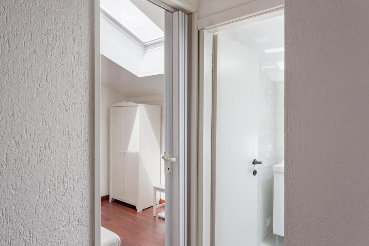 1 Bedroom & 1 Living Room Apt - Duomo 5 Milan Bagian luar foto