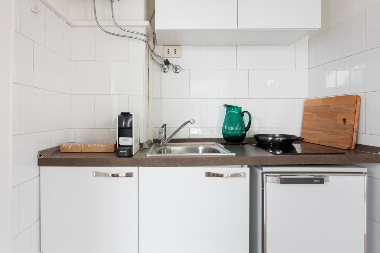 1 Bedroom & 1 Living Room Apt - Duomo 5 Milan Bagian luar foto